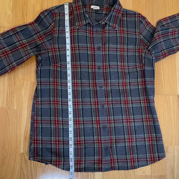 L.L. Bean Scotch Plaid Flannel Button Up Shirt Size Medium - Picture 9 of 11